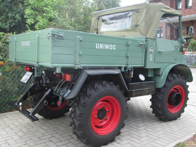 Bild 1/16 von Mercedes-Benz Unimog 411 (1970)