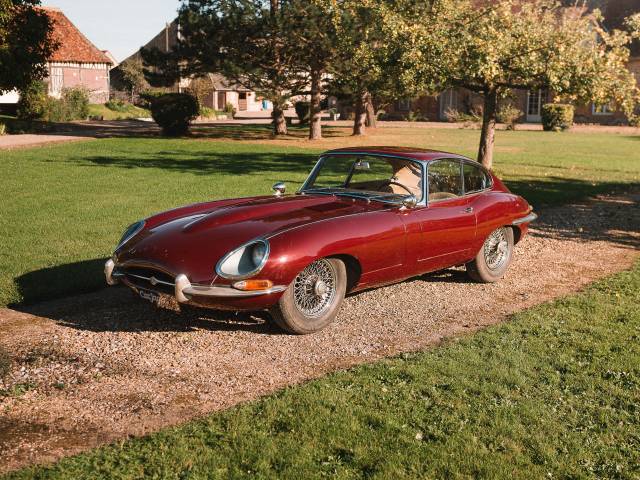 Image 1/49 de Jaguar E-Type 3.8 (1962)