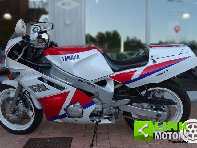 Imagen 1/3 de Yamaha DUMMY (1990)