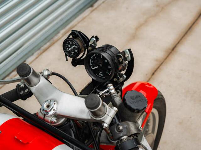 Yamaha TZ 750