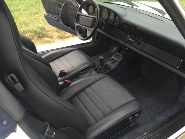Porsche 911 Carrera 2