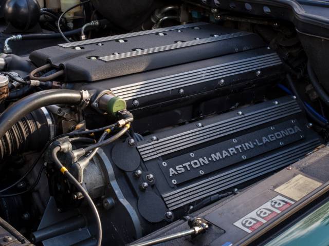 Aston Martin Virage Volante