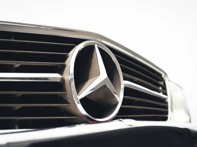 Mercedes-Benz 280 SL