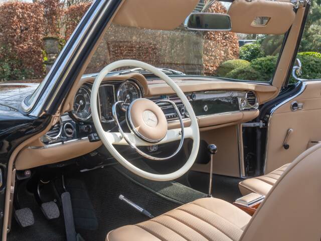Mercedes-Benz 250 SL