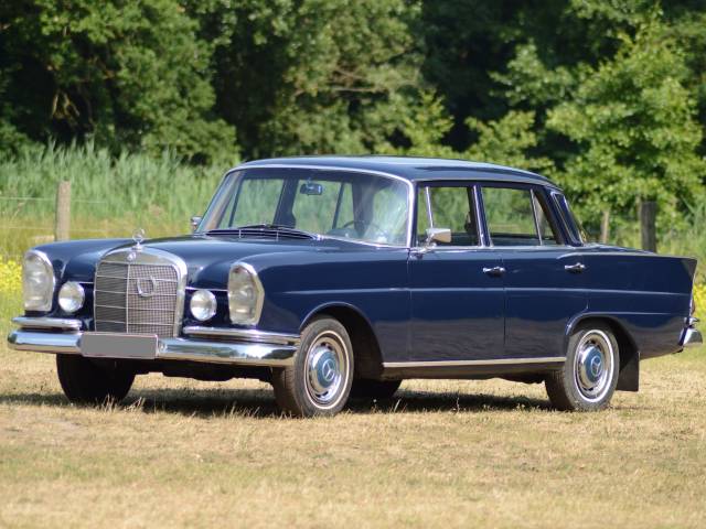 Mercedes-Benz 220 S b