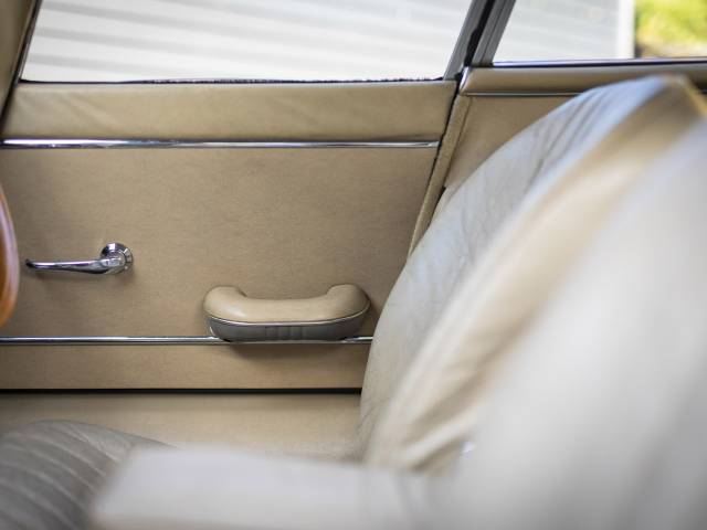 Jaguar E-Type 4.2
