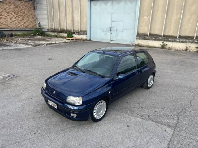 Image 1/7 of Renault Clio I 1.8 16V (1994)
