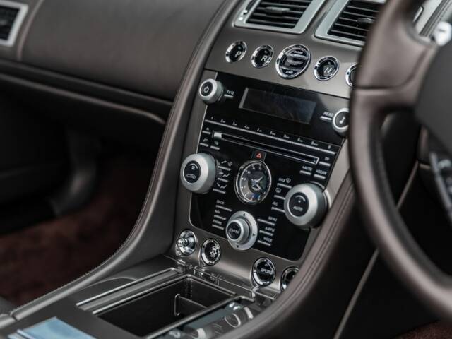 Aston Martin DBS Volante