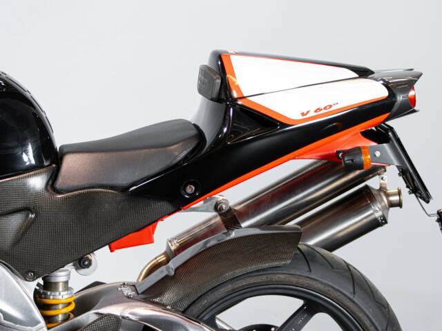 Aprilia RSV 1000 V60