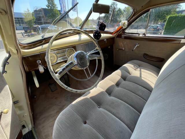 Packard Deluxe Eight Club Sedan