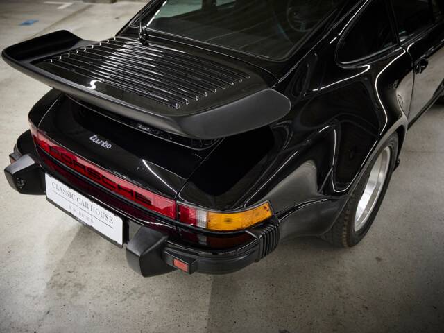 Porsche 911 Turbo 3.3