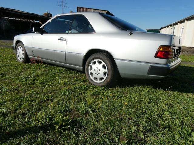 Image 1/22 of Mercedes-Benz 300 CE-24 (1992)