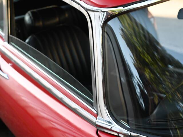 Jaguar E-Type V12 (2+2)