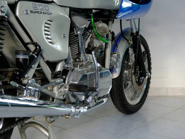 Ducati 900 SS