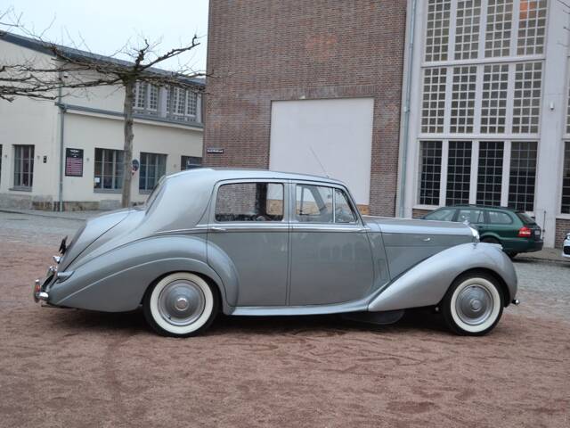 Bentley R-Type