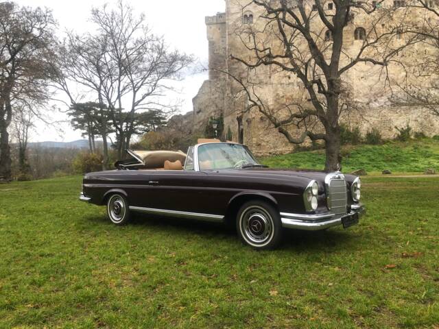 Mercedes-Benz 280 SE