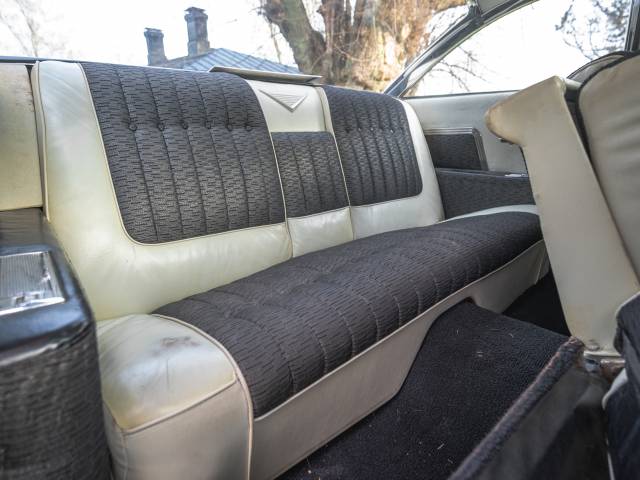 Cadillac Coupe DeVille