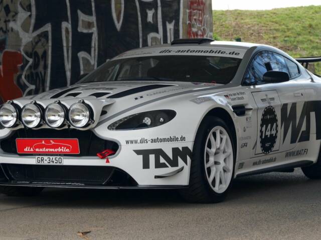 Afbeelding 1/21 van Aston Martin V12 Vantage (2012)