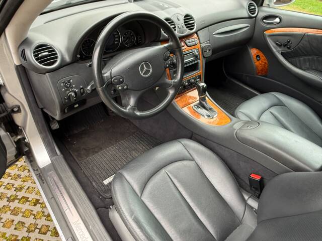 Mercedes-Benz CLK 320