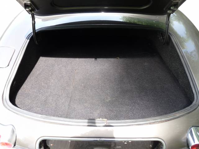 Jaguar E-Type 3.8 Flat Floor