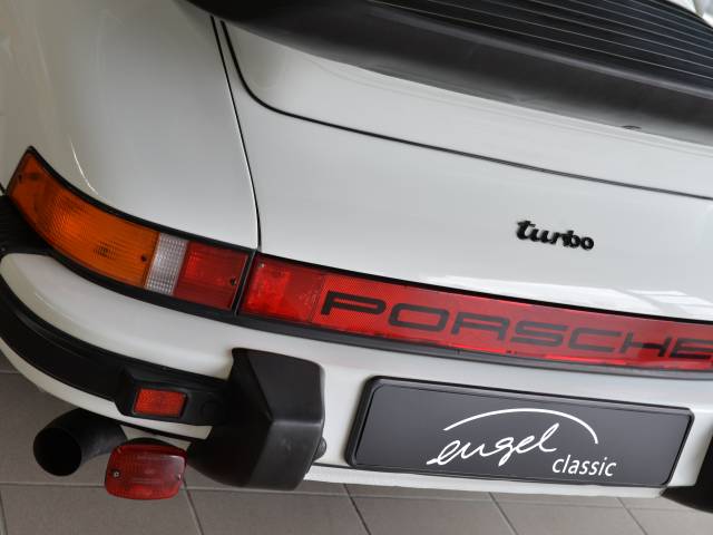 Porsche 911 Turbo 3.3
