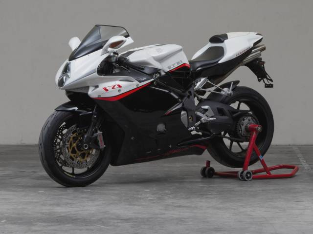 Image 1/14 of MV Agusta DUMMY (2009)