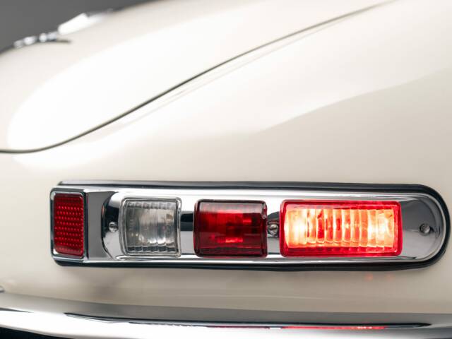 Mercedes-Benz 300 SL Roadster