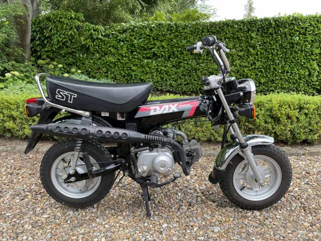 Image 1/22 of Honda DUMMY (1993)