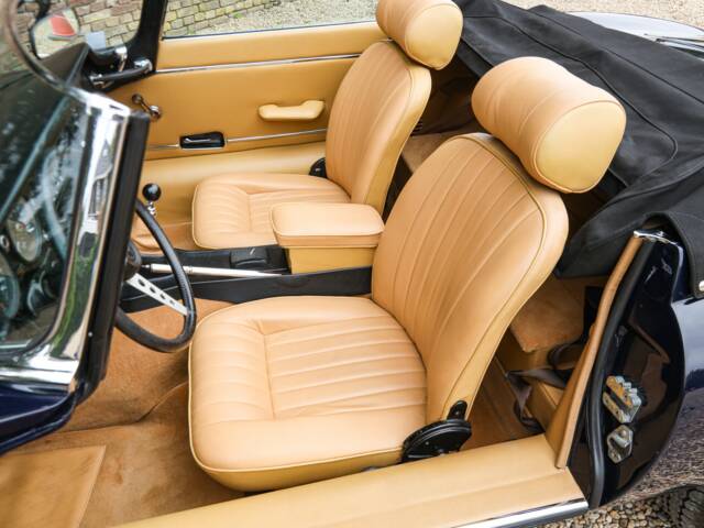 Jaguar E-Type V12
