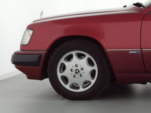 Mercedes-Benz 300 CE-24