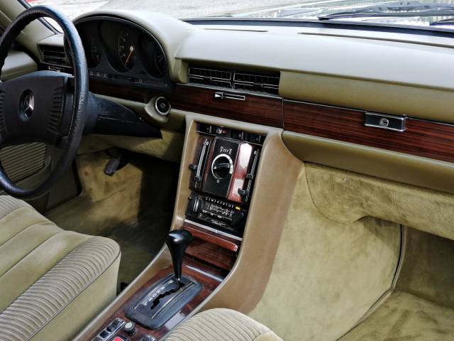 Mercedes-Benz 280 SE