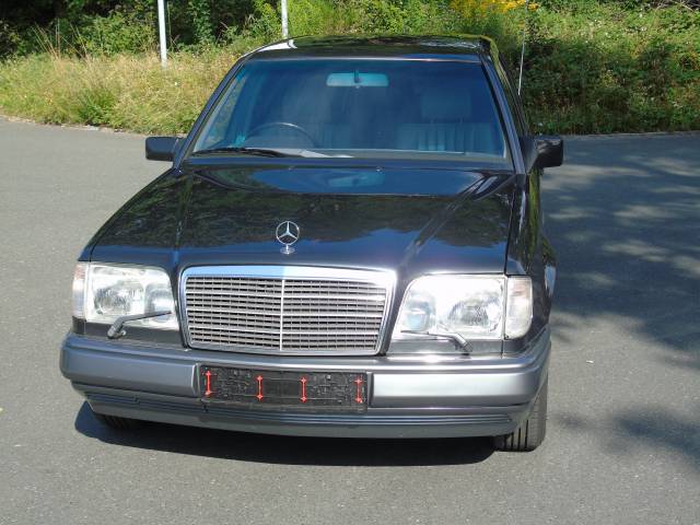 Mercedes-Benz 260 E Lang