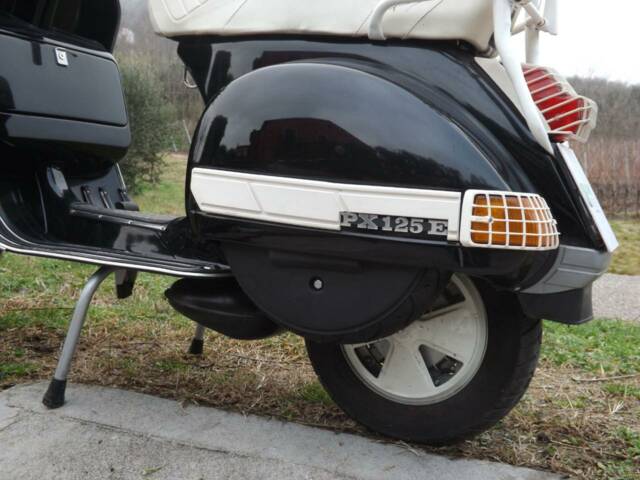 Piaggio Vespa PX 125 E