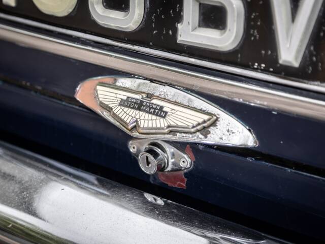 Aston Martin DB 4