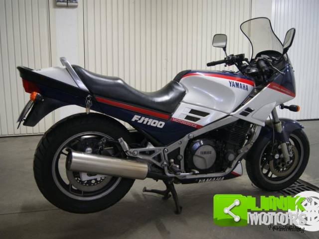 Imagen 1/5 de Yamaha DUMMY (1985)