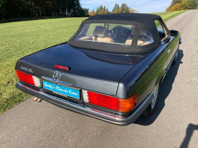 Mercedes-Benz 560 SL