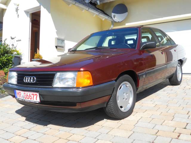 Audi 100 - 2.3E