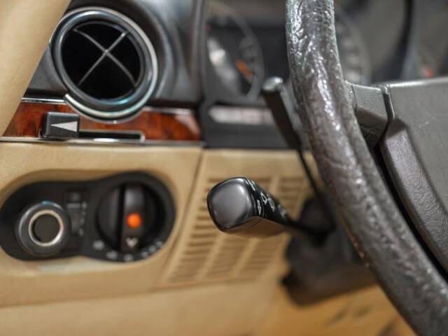 Mercedes-Benz 500 SLC