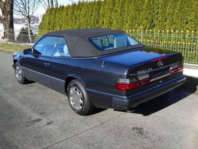 Mercedes-Benz 320 CE