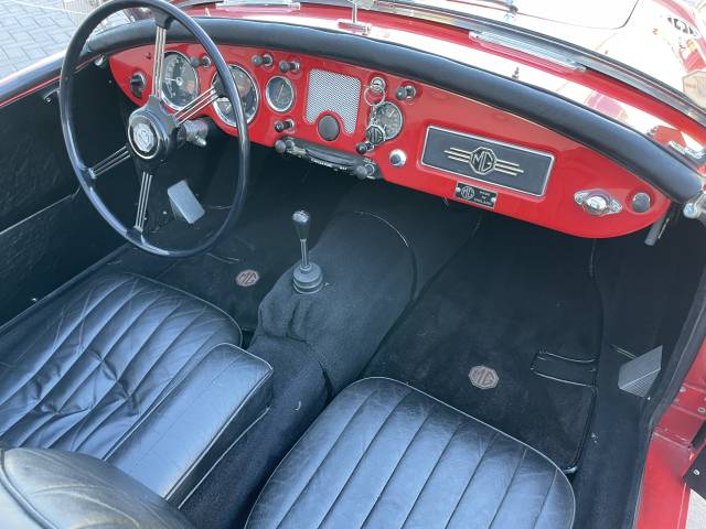 MG MGA 1600