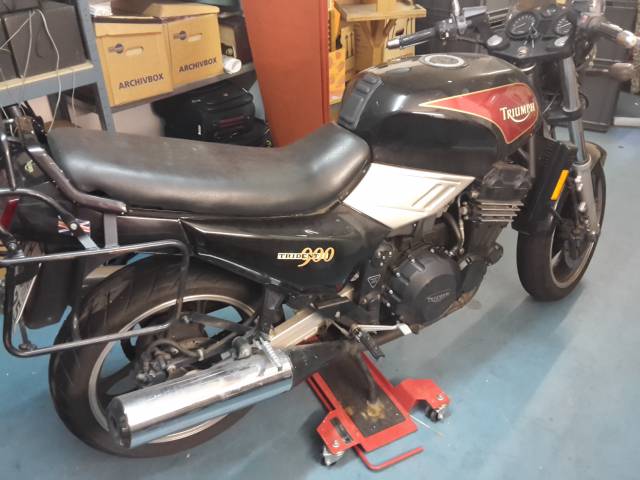 Image 1/4 of Triumph DUMMY (1993)