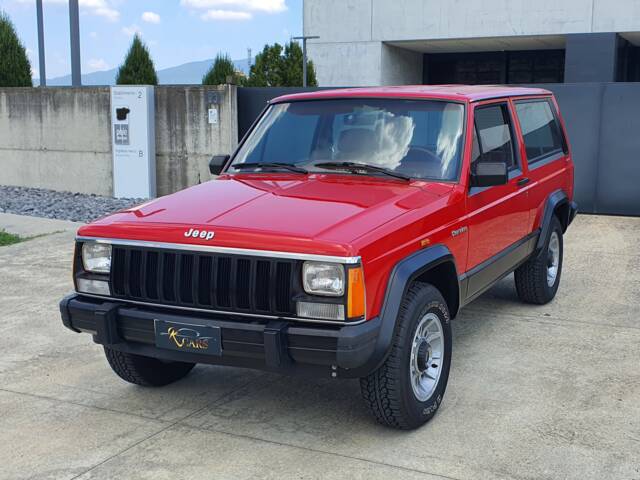 Image 1/42 de Jeep Cherokee 2.8L V6 (1985)