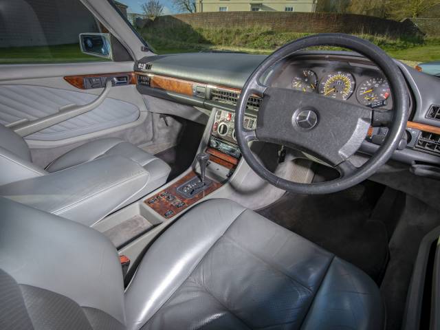 Mercedes-Benz 420 SEC - Grey leather