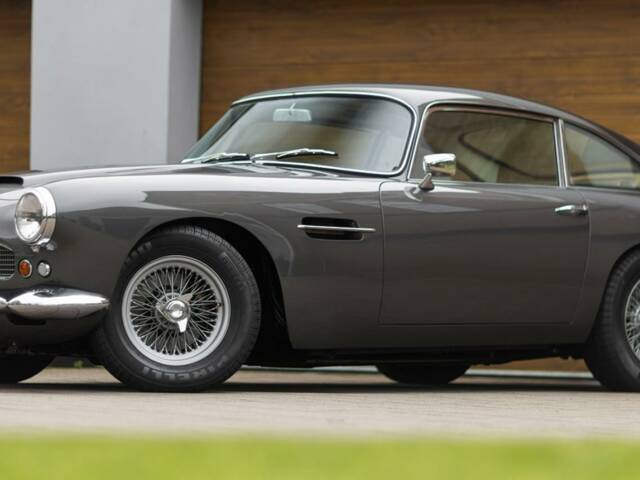 Image 1/50 of Aston Martin DB 4 (1962)