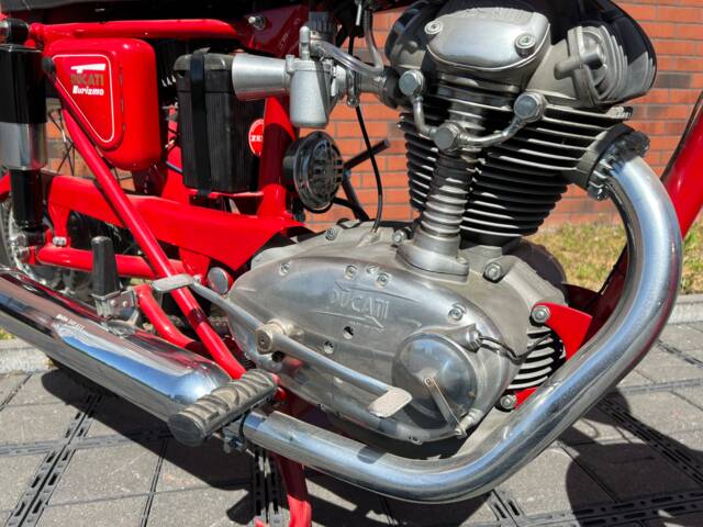Ducati 175 Tourismo