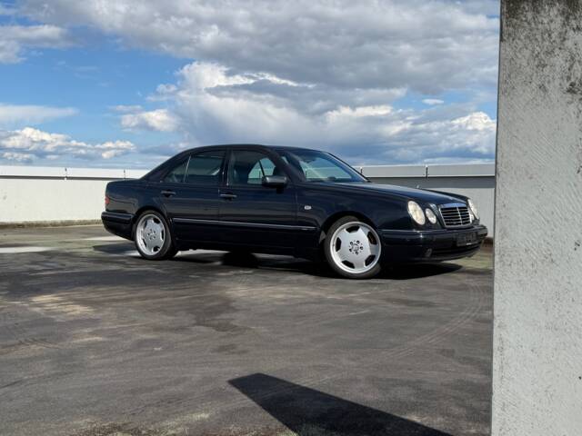 Mercedes-Benz E 50 AMG