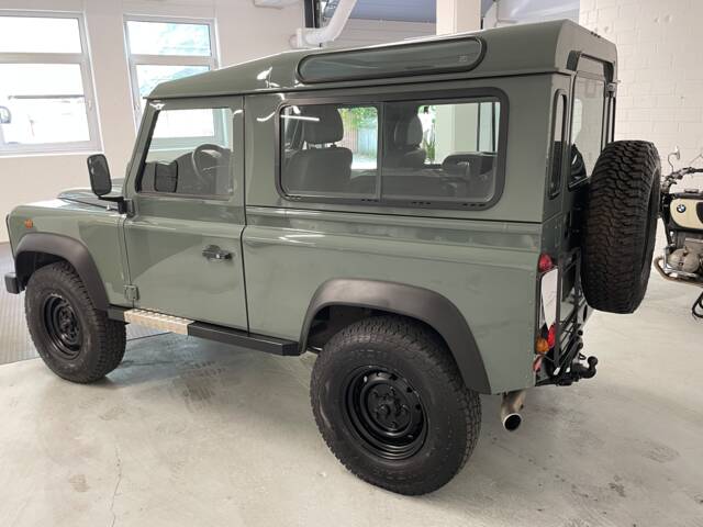 Land Rover Defender 90