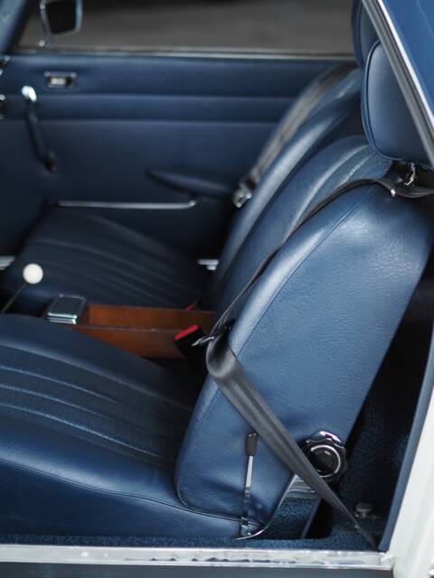 Mercedes-Benz 280 SL