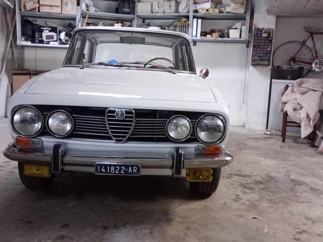 Image 1/9 of Alfa Romeo 1750 Berlina (1970)