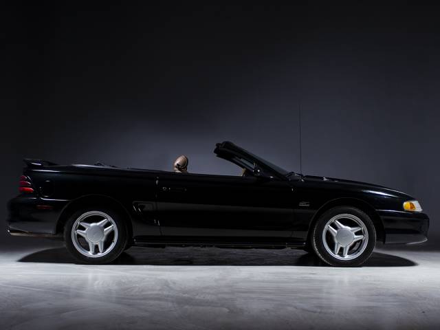 Image 1/36 of Ford Mustang GT (1994)